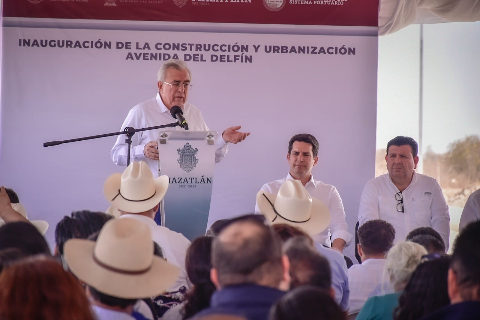Se inaugura en Mazatlán, la construcción y urbanización en Avenida Delfín