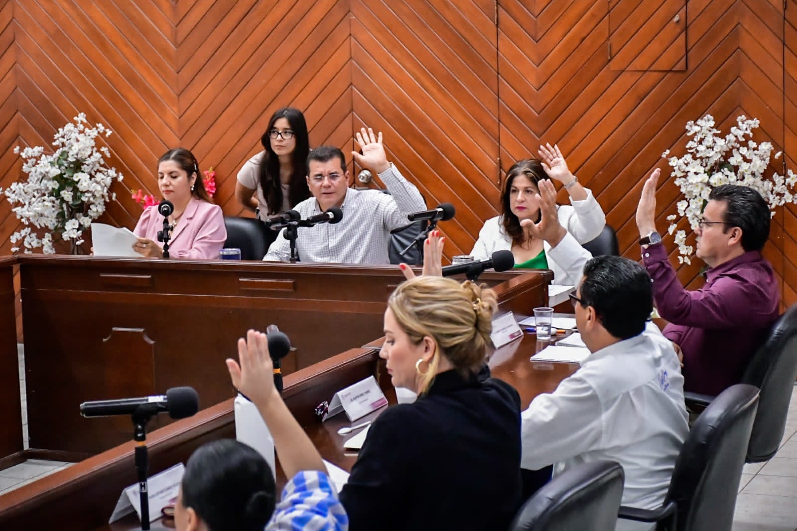 Aprueba Cabildo modificaciones al reglamento de adquisiciones, arrendamientos y servicios del municipio.