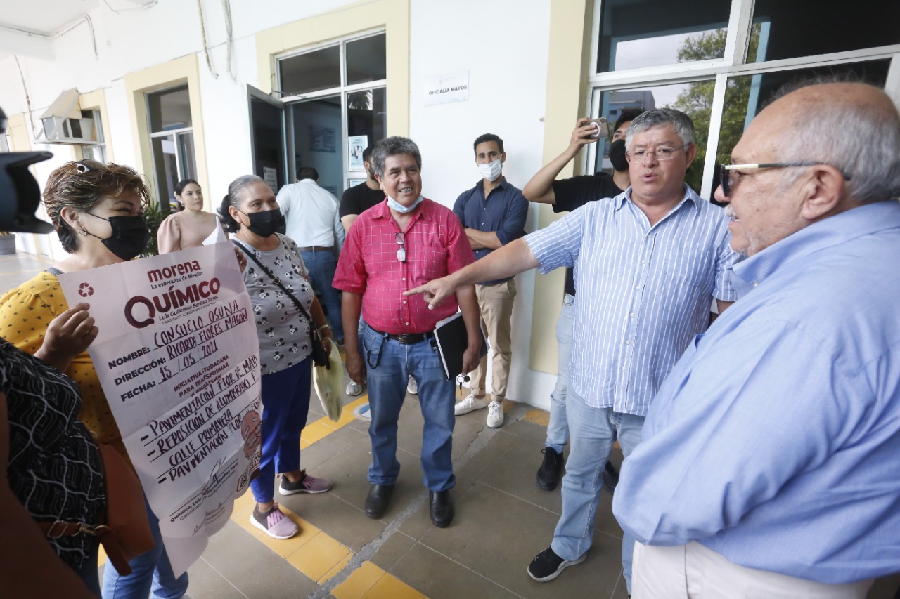 Atenderá Bienestar Social inquietud de vecinos inconformes por falta de pavimentación de 13 calles