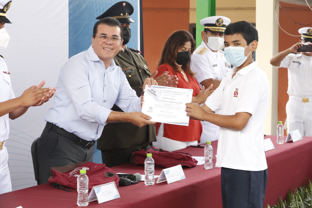 La educación es un compromiso para el Químico Benitez: Secretario del Ayuntamiento